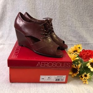 NWT - Aerosoles Wine-Red Wedge Tie-up Open Toe Oxfords
